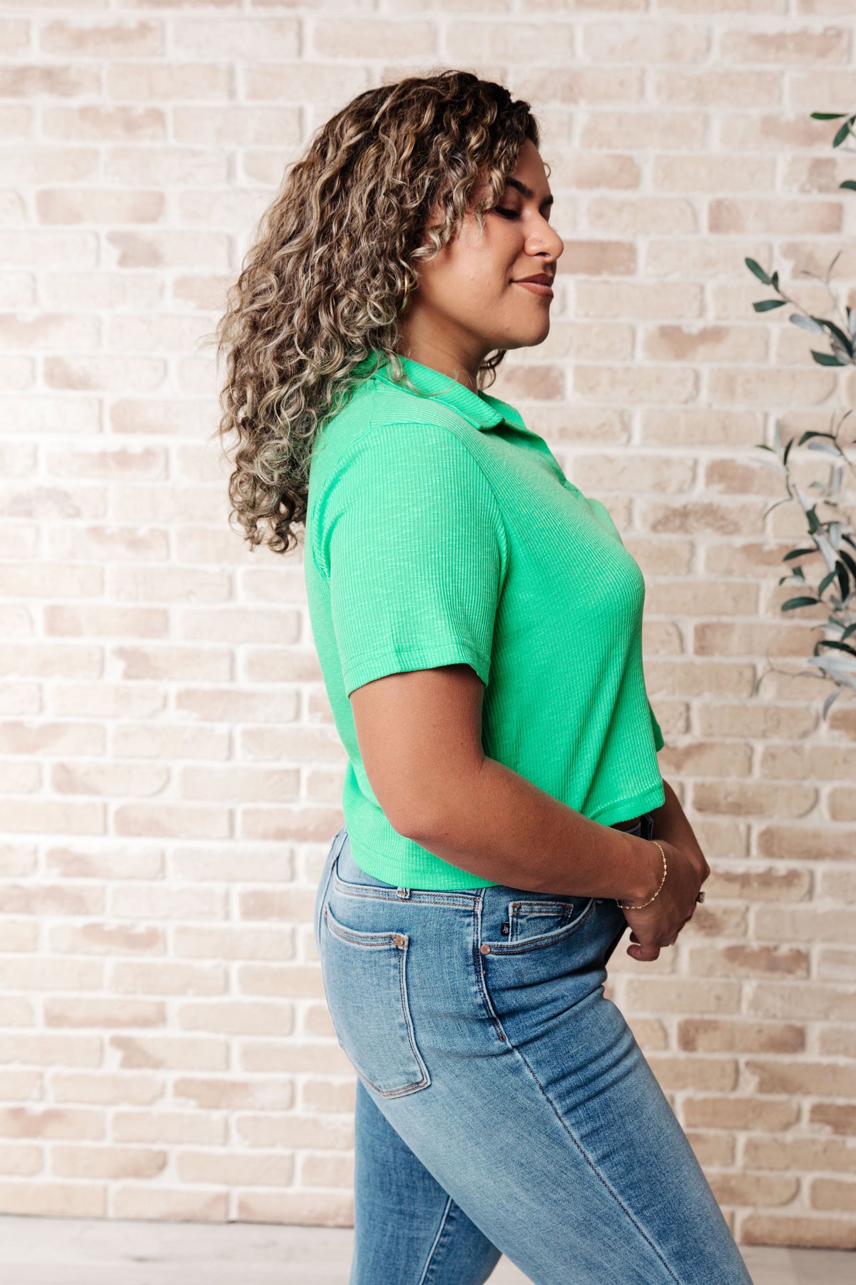 Rory Ribbed Cropped Tennis Tee in Green-Tops-Villari Chic, women's online fashion boutique in Severna, Maryland