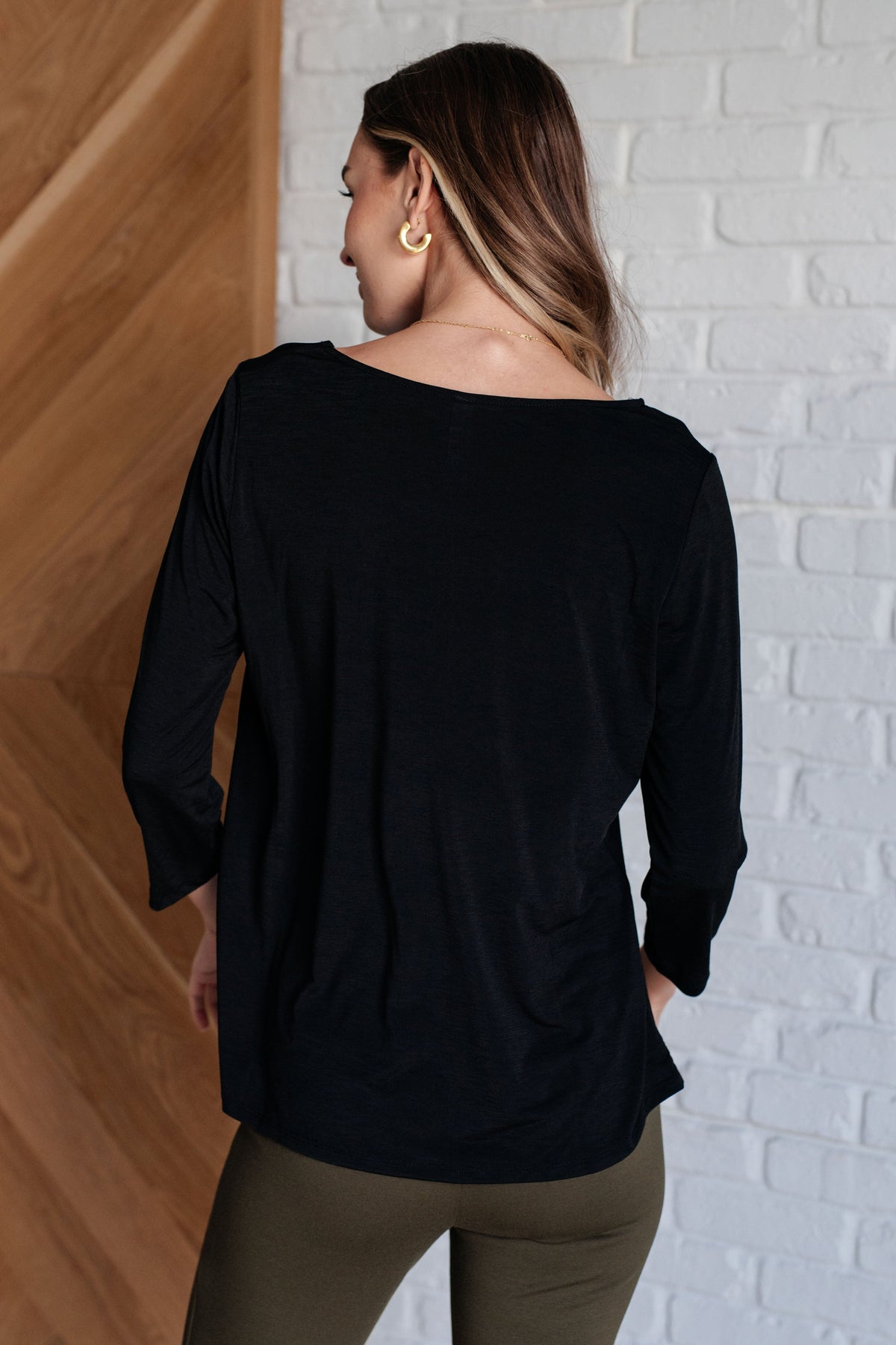 Signature Classic Round Neck Top in Black-Tops-Villari Chic, women's online fashion boutique in Severna, Maryland