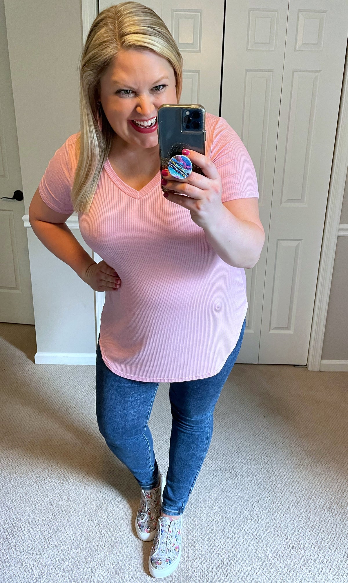 Short-Sleeved Ribbed V-Neck Tee in Bubblegum Pink-Villari Chic, women's online fashion boutique in Severna, Maryland